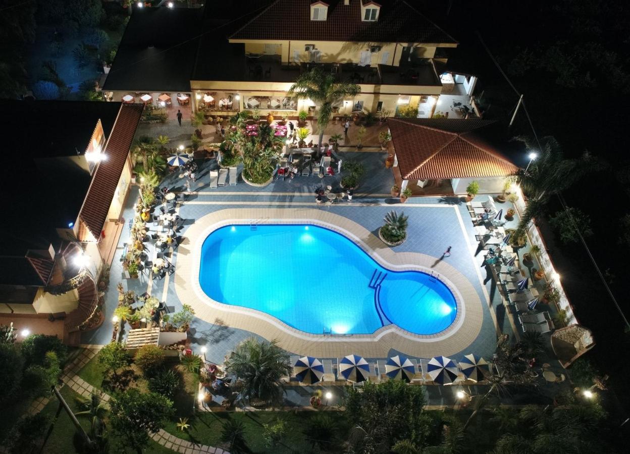 Hotel Damanse Santa Domenica  Exterior photo