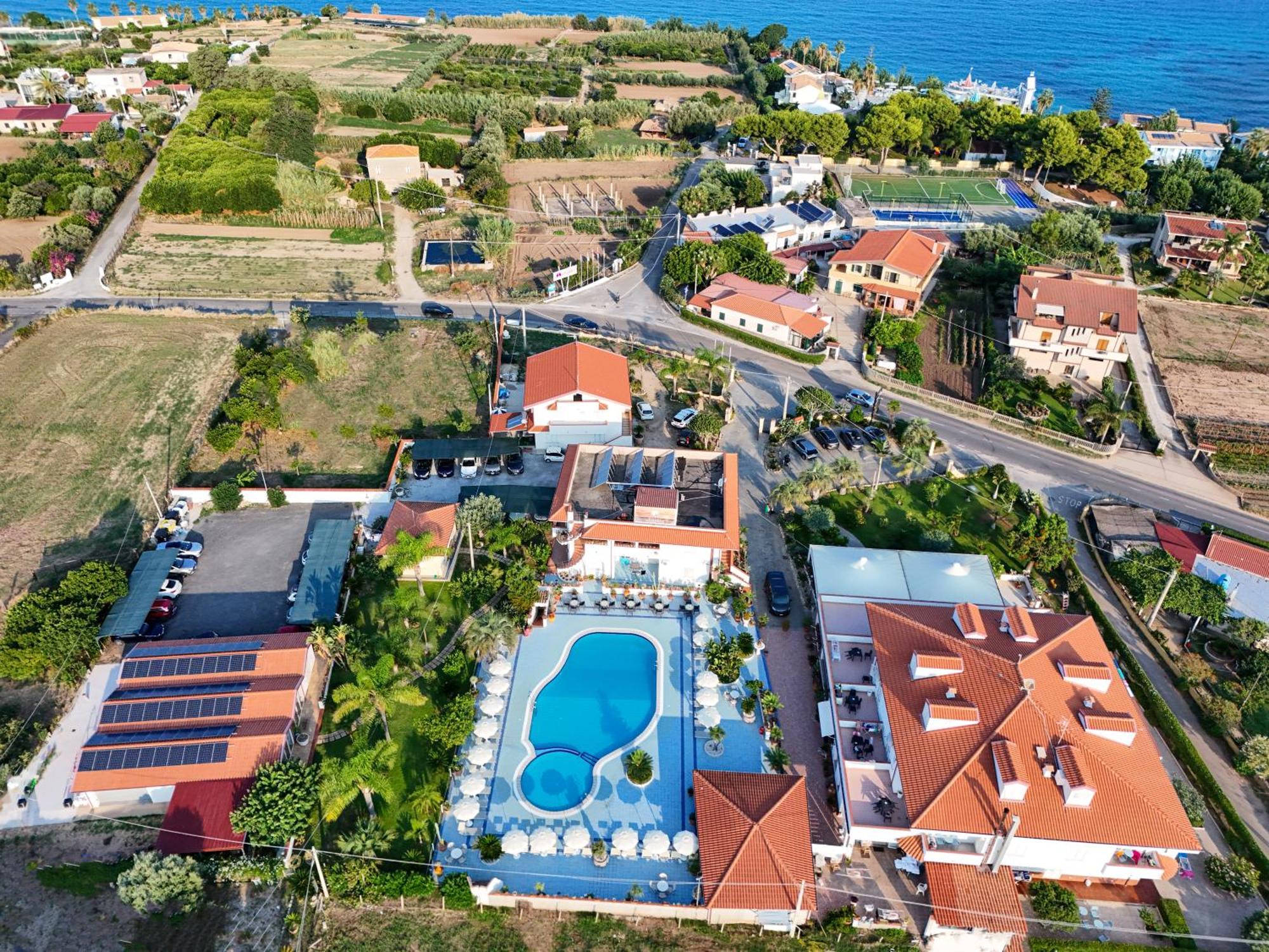 Hotel Damanse Santa Domenica  Exterior photo